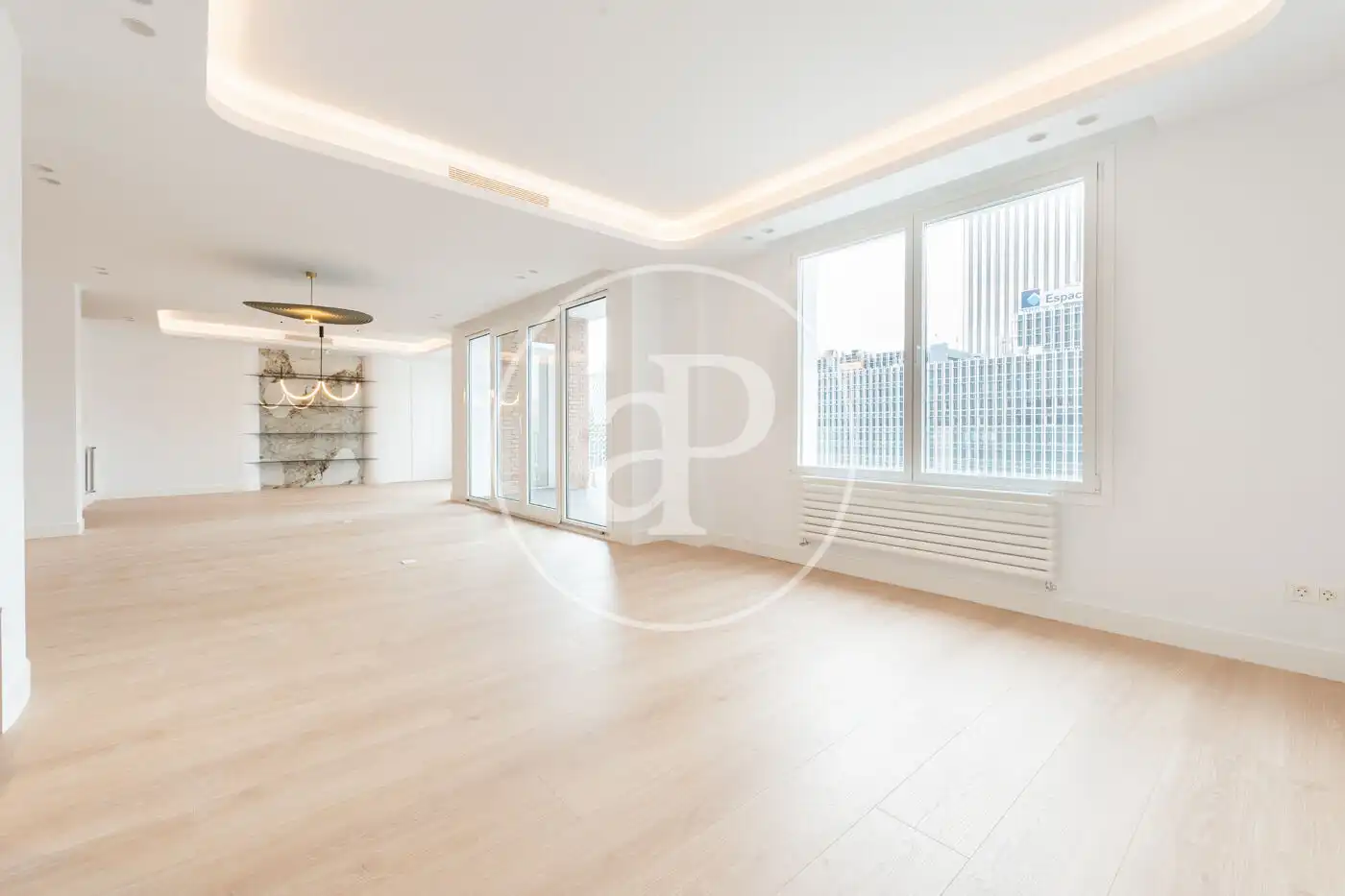 Sala d'estar de Pis en venda en  Madrid Capital amb Aire condicionat, Calefacció i Terrassa