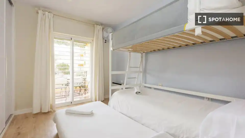 Bedroom of Apartments for share in Málaga  with Air Conditioner, Terrace and Furnished