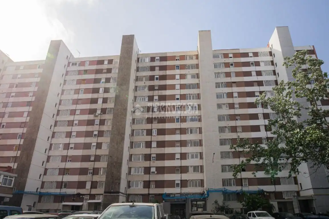 Vista exterior de Piso en venta en L'Hospitalet de Llobregat