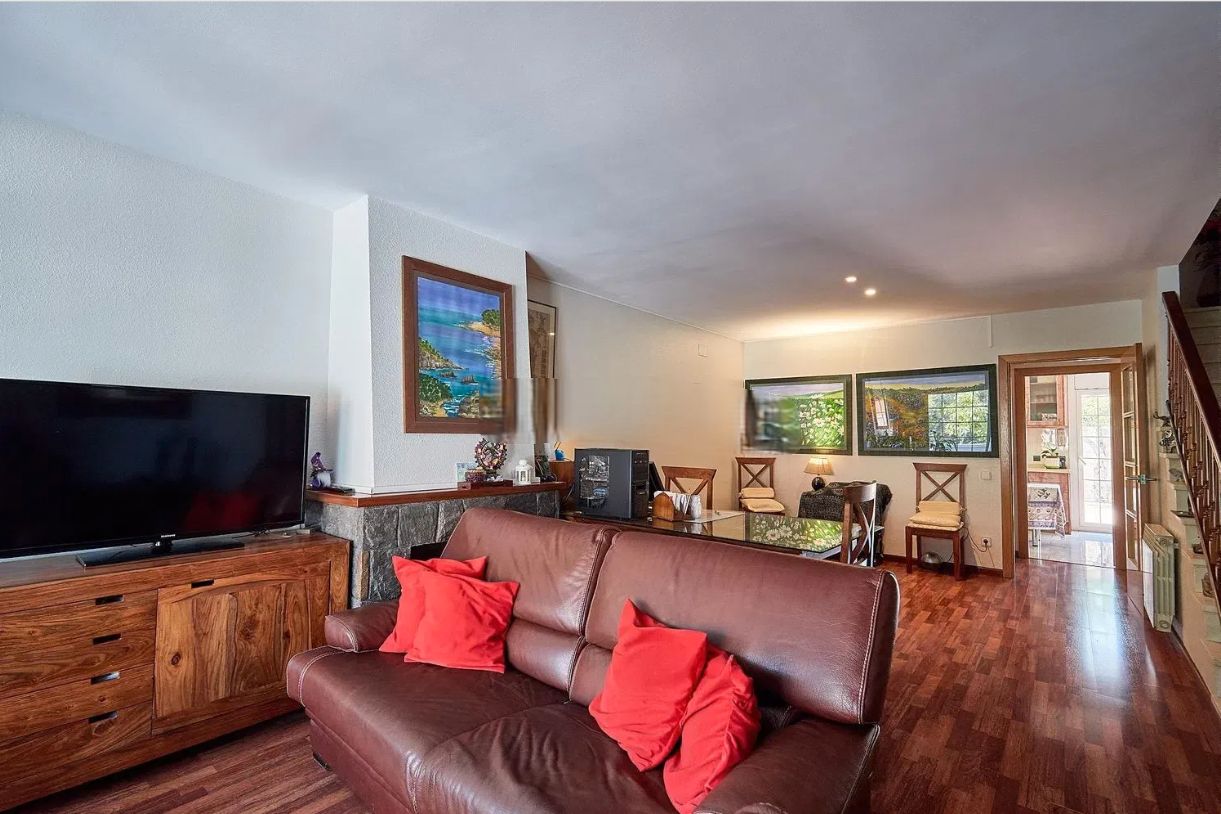 Sala d'estar de Casa o xalet en venda en Castelldefels amb Aire condicionat, Calefacció i Jardí privat