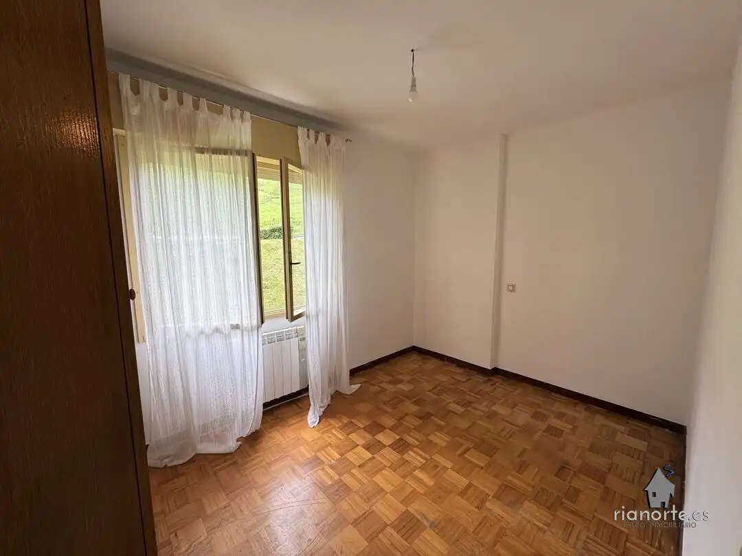 Habitación de Piso en venta en Ribadesella con Calefacción