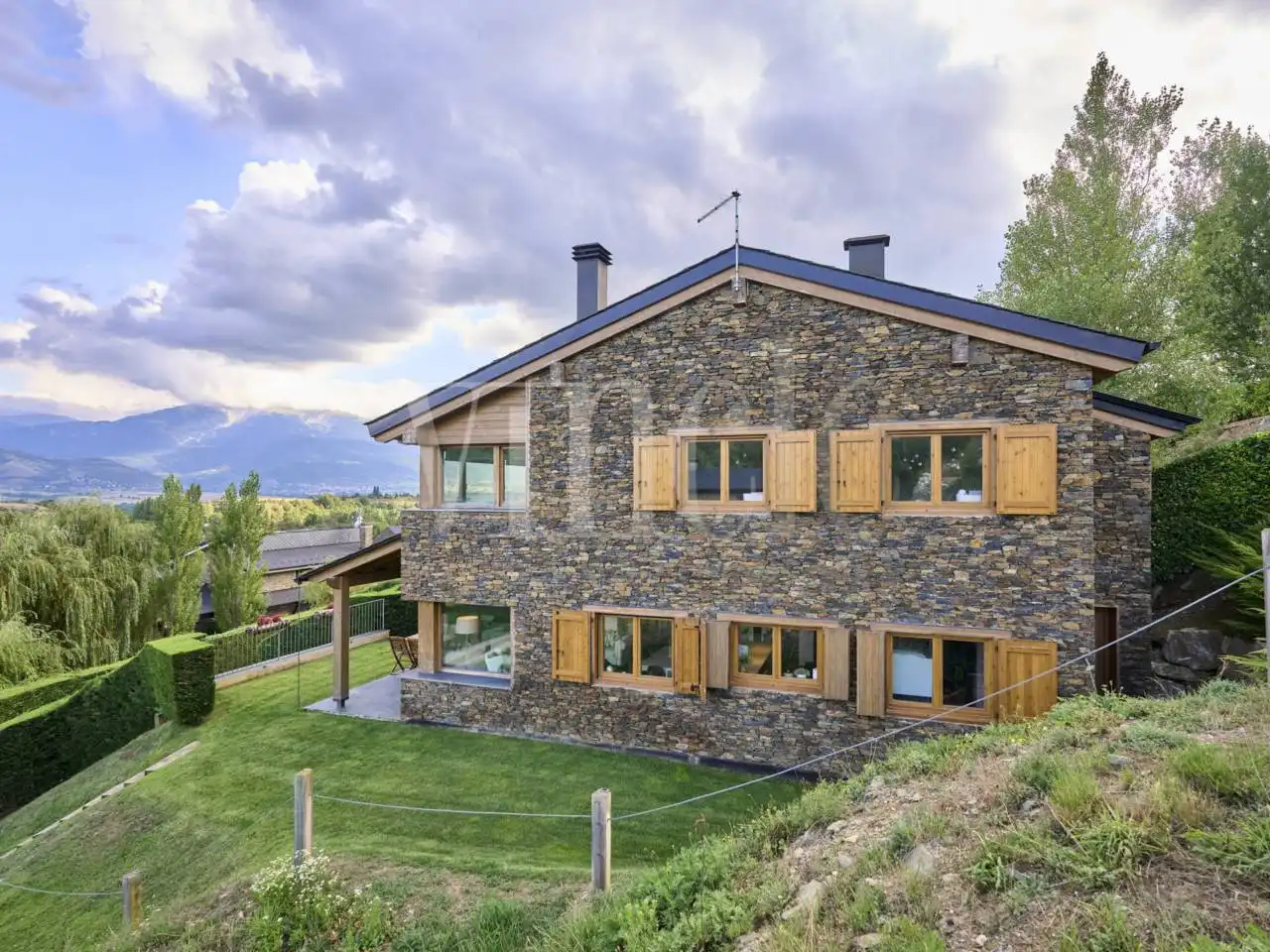 Vista exterior de Casa o chalet en venta en Bolvir con Calefacción, Jardín privado y Parquet