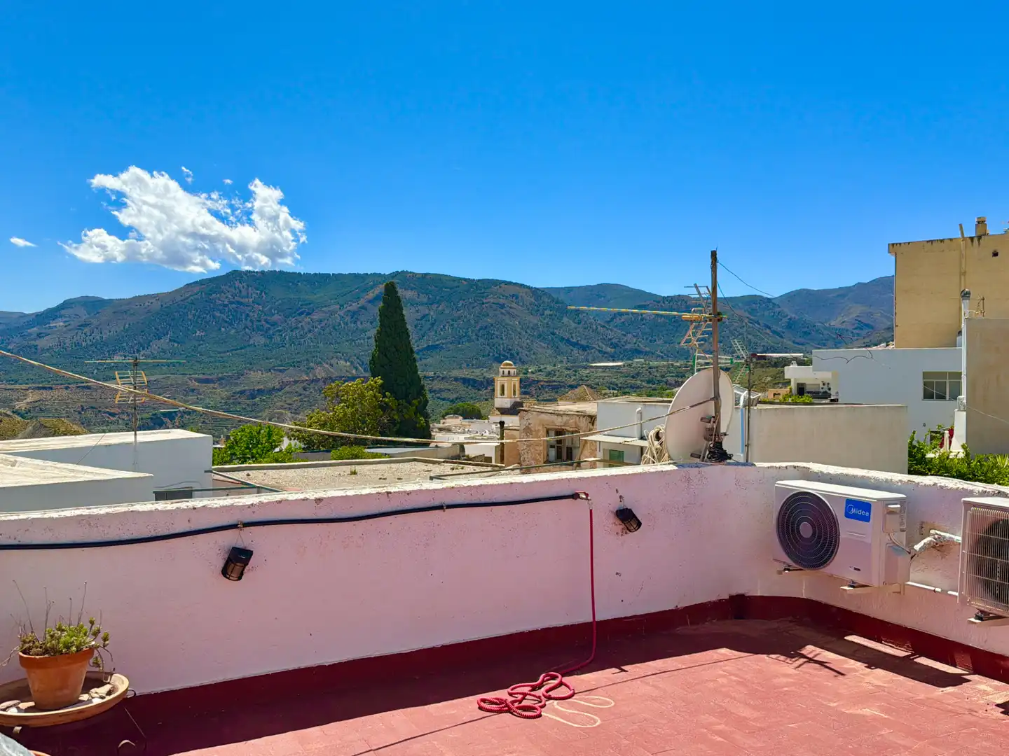 Vista exterior de Casa o xalet en venda en Canjáyar amb Aire condicionat, Terrassa i Traster