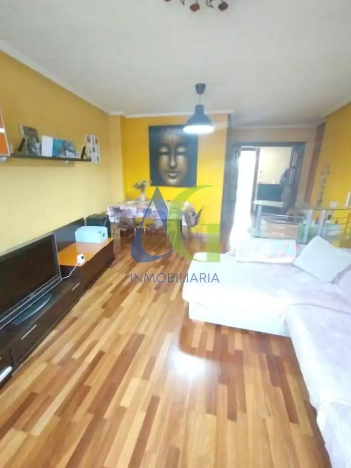 Habitación de Apartamento en venta en Villaquilambre con Calefacción, Parquet y Trastero