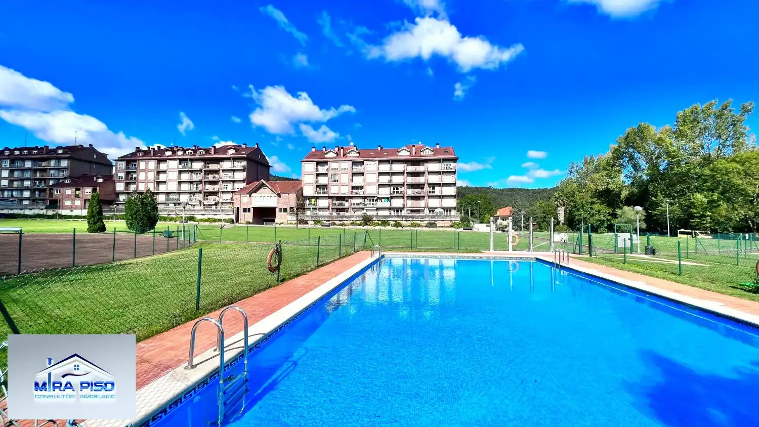 Piscina de Planta baja en venta en Hazas de Cesto con Calefacción y Terraza
