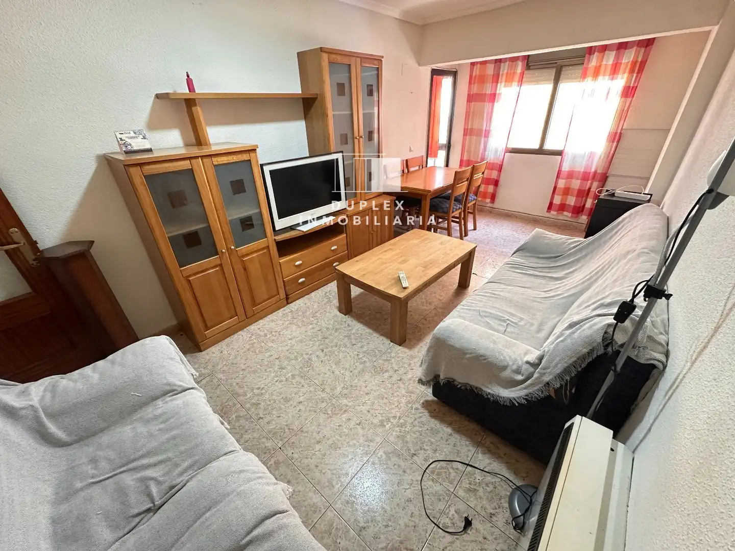 Sala d'estar de Pis de lloguer en Cuenca amb Calefacció
