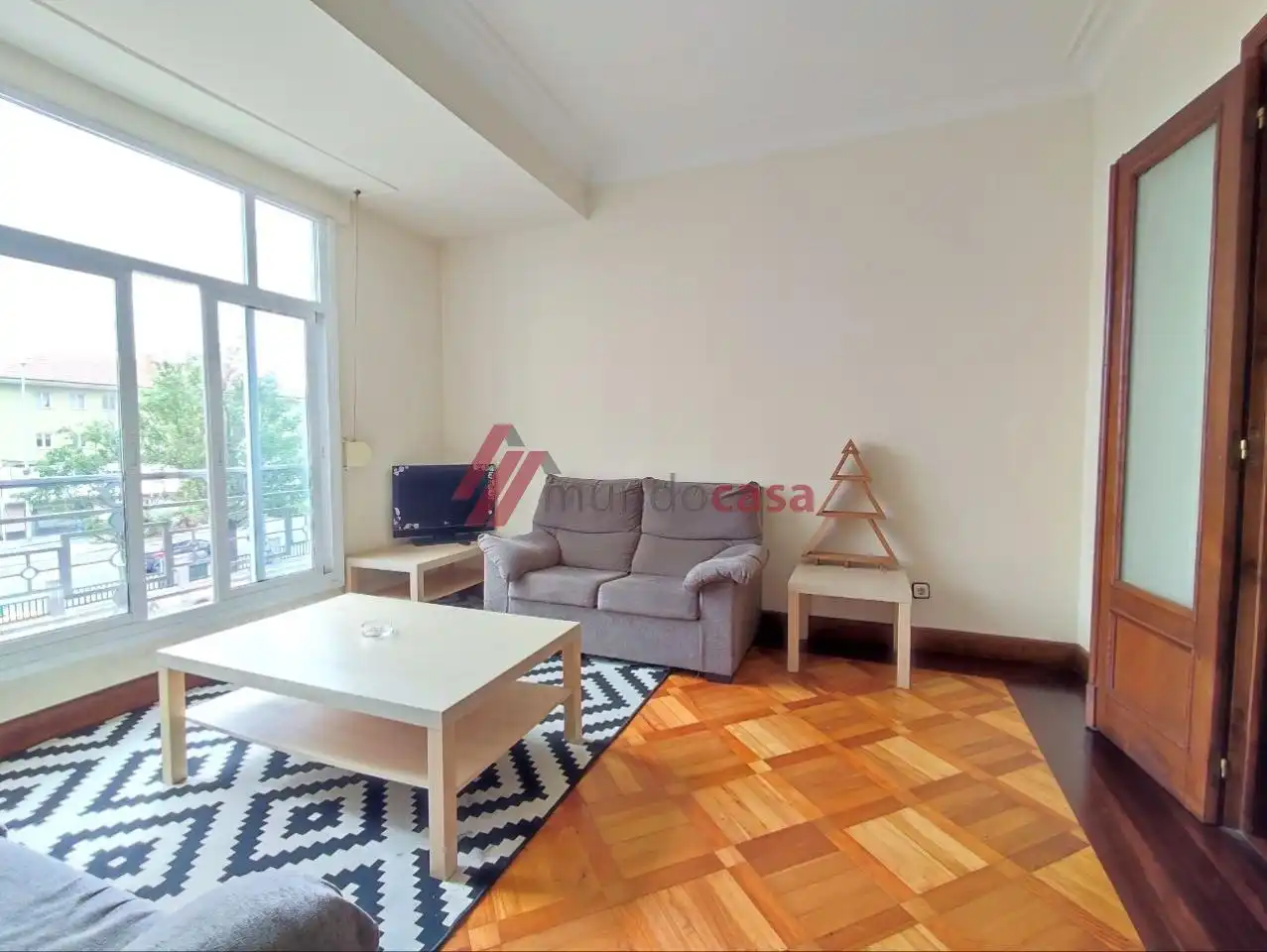 Sala de estar de Piso para compartir en Ferrol con Calefacción, Parquet y Amueblado