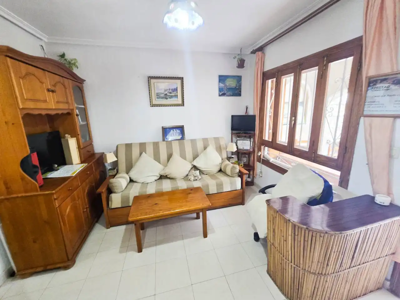Sala d'estar de Casa o xalet en venda en Torrevieja amb Calefacció, Terrassa i Moblat