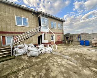 Vista exterior de Casa o xalet en venda en Vilanova de Arousa amb Calefacció i Terrassa