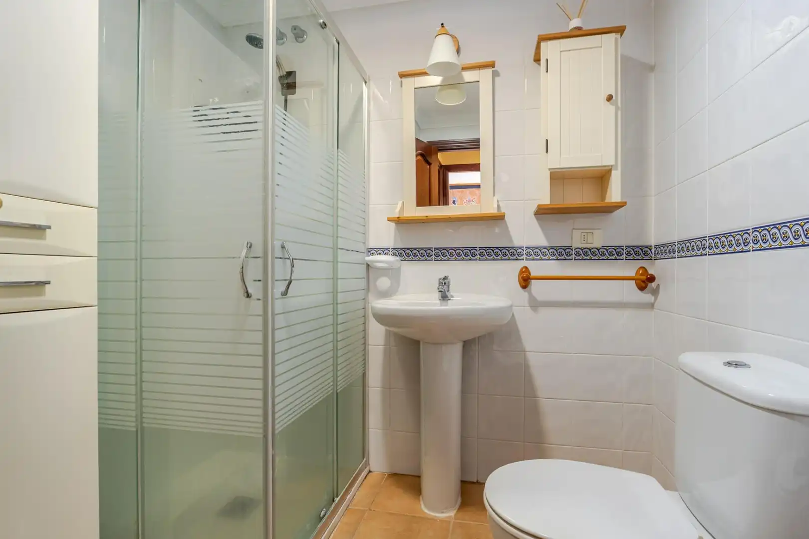 Baño de Ático en venta en Gáldar con Terraza, Amueblado y Piscina comunitaria