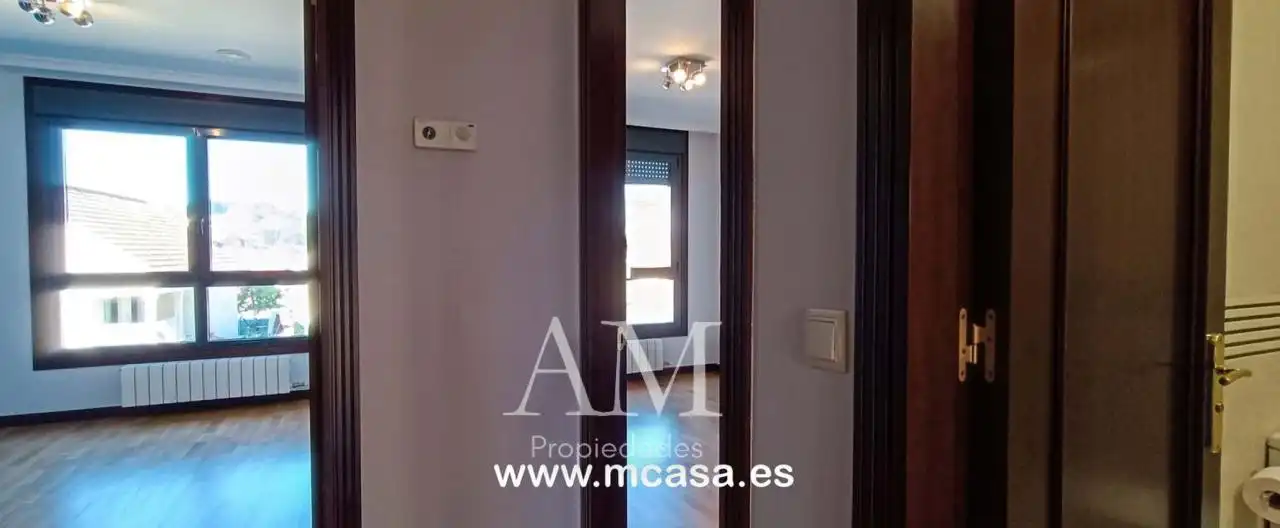 Casa o xalet en venda en Vigo  amb Calefacció, Jardí privat i Terrassa