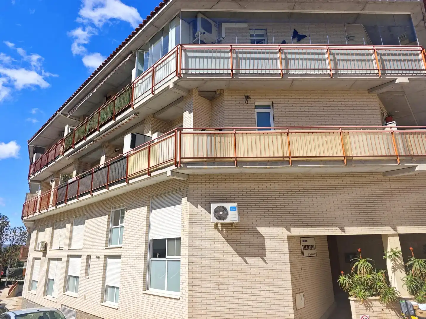 Vista exterior de Piso en venta en Cuarte de Huerva con Calefacción, Terraza y Trastero