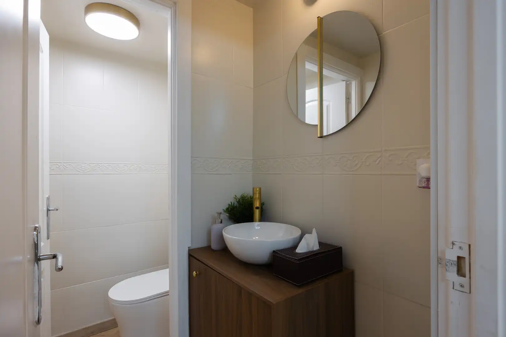 Baño de Local en traspaso en Madrid con Aire acondicionado y Calefacción