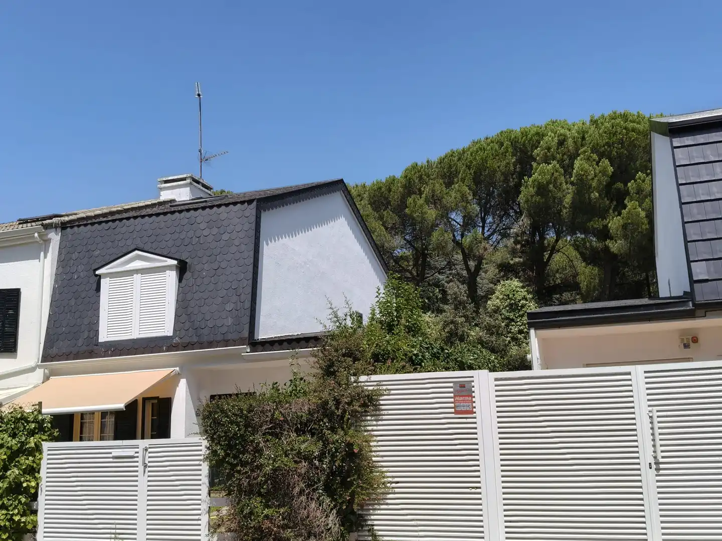 Vista exterior de Casa adosada en venta en Collado Mediano con Aire acondicionado, Calefacción y Jardín privado