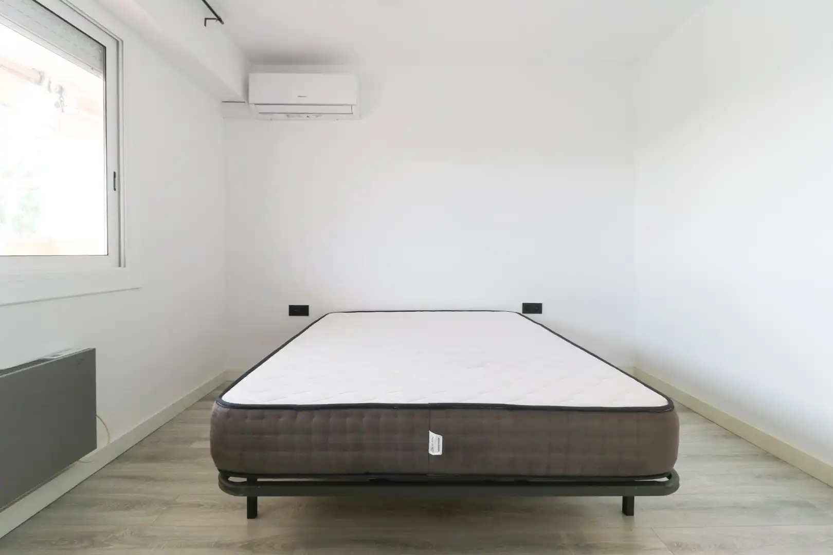 Bedroom of Flat for sale in Vilanova i la Geltrú  with Air Conditioner, Parquet flooring and Balcony