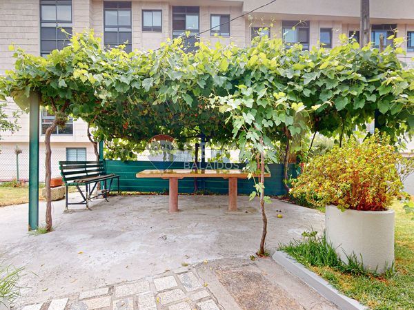 Jardí de Casa adosada en venda en Vigo  amb Calefacció, Jardí privat i Terrassa