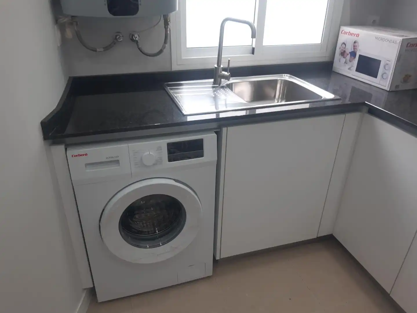 Cocina de Ático en venta en Dos Hermanas con Aire acondicionado, Terraza y Alarma