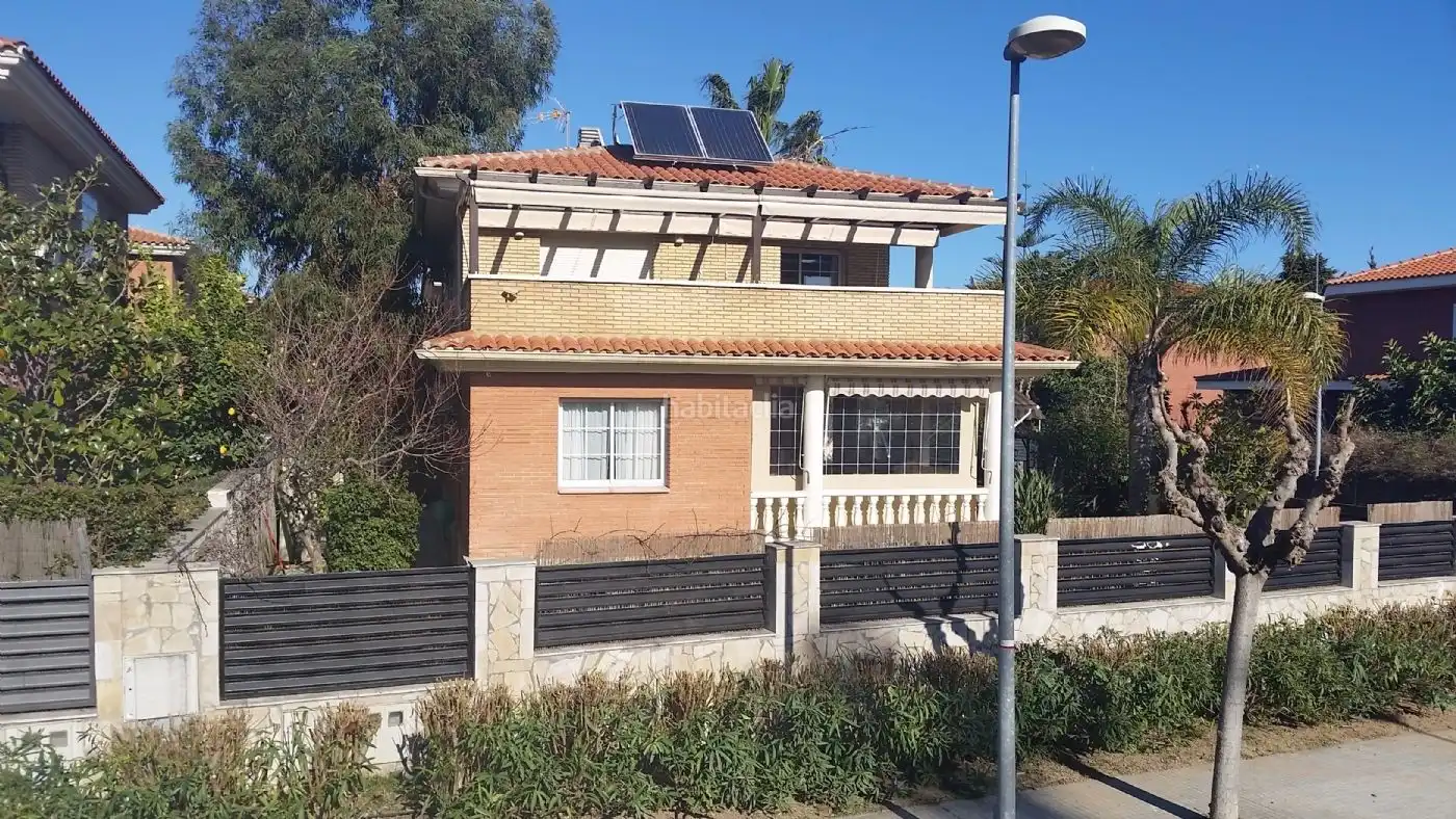 Villa con giardino in vendita a Carrer Cap de Tortosa 1, imagen 3