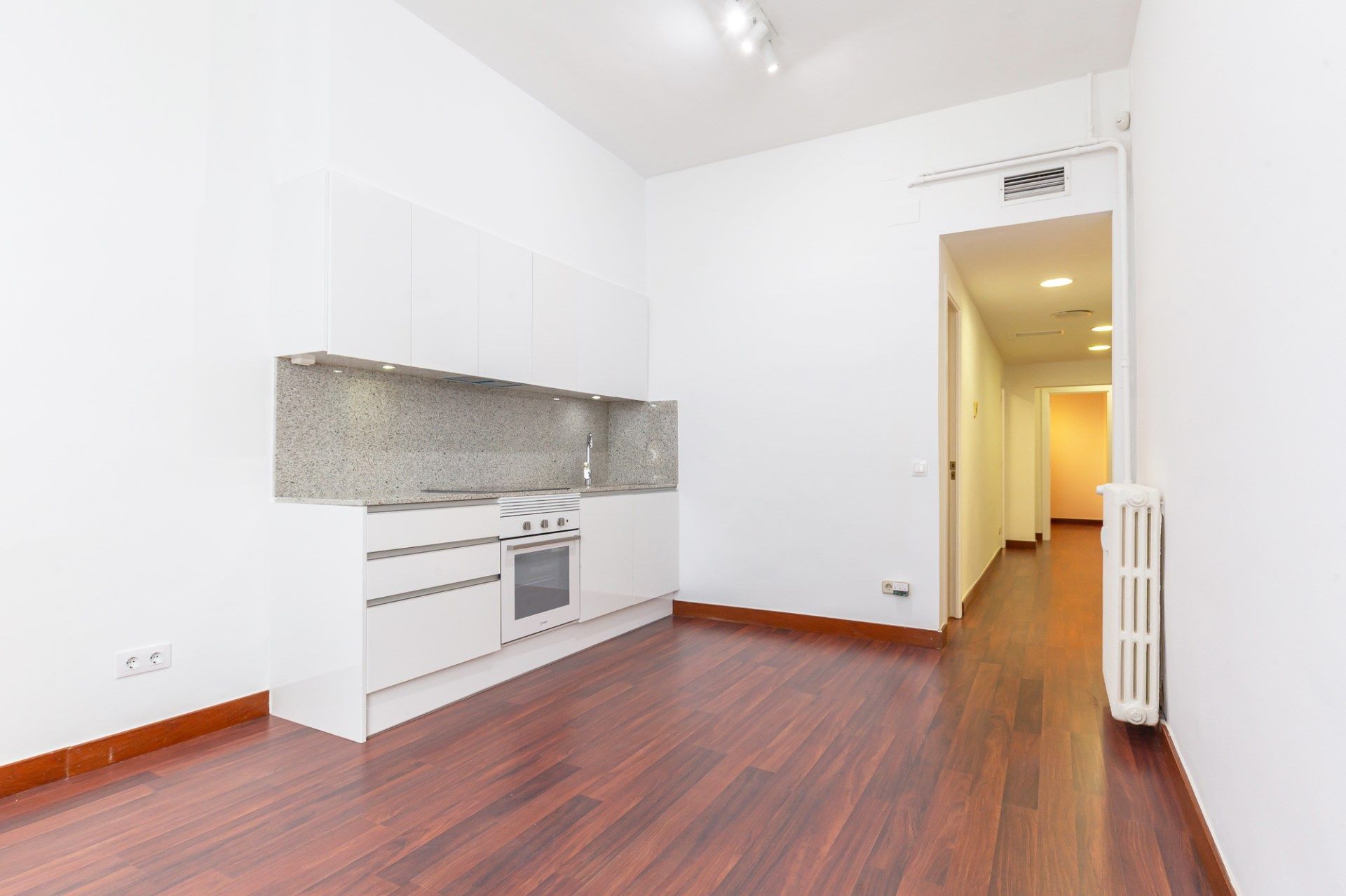 Cuina de Pis en venda en  Barcelona Capital amb Aire condicionat, Calefacció i Traster