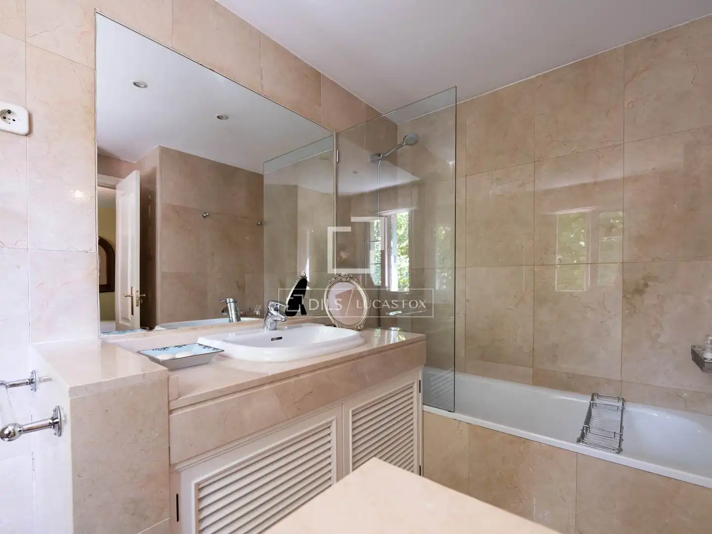 Detached house with terrace for sale in Encinar de los Reyes, imagen 32