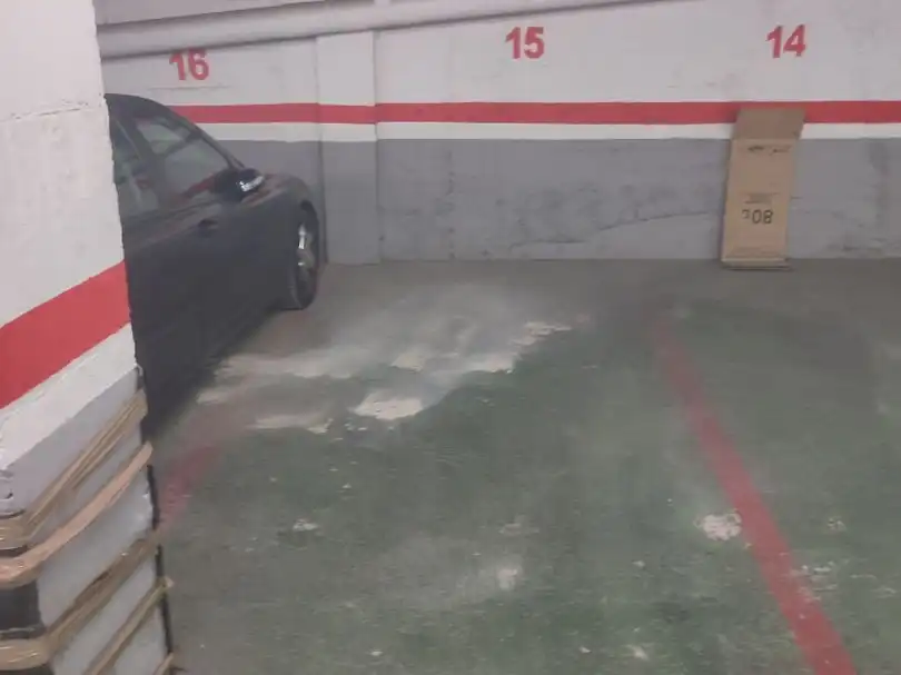 Parkplatz von Garage zur Miete in Santa Coloma de Gramenet