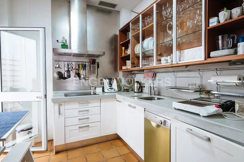 Cuina de Casa o xalet en venda en Sevilla amb Aire condicionat, Calefacció i Balcó