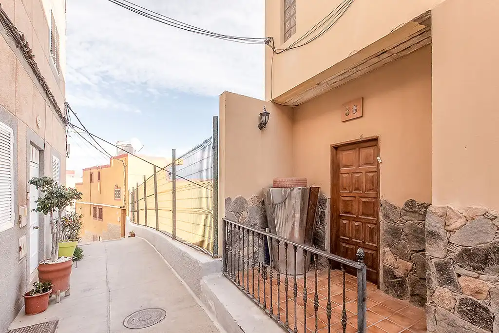Piso en venta en C/ Gregorio Gutierrez, Miller