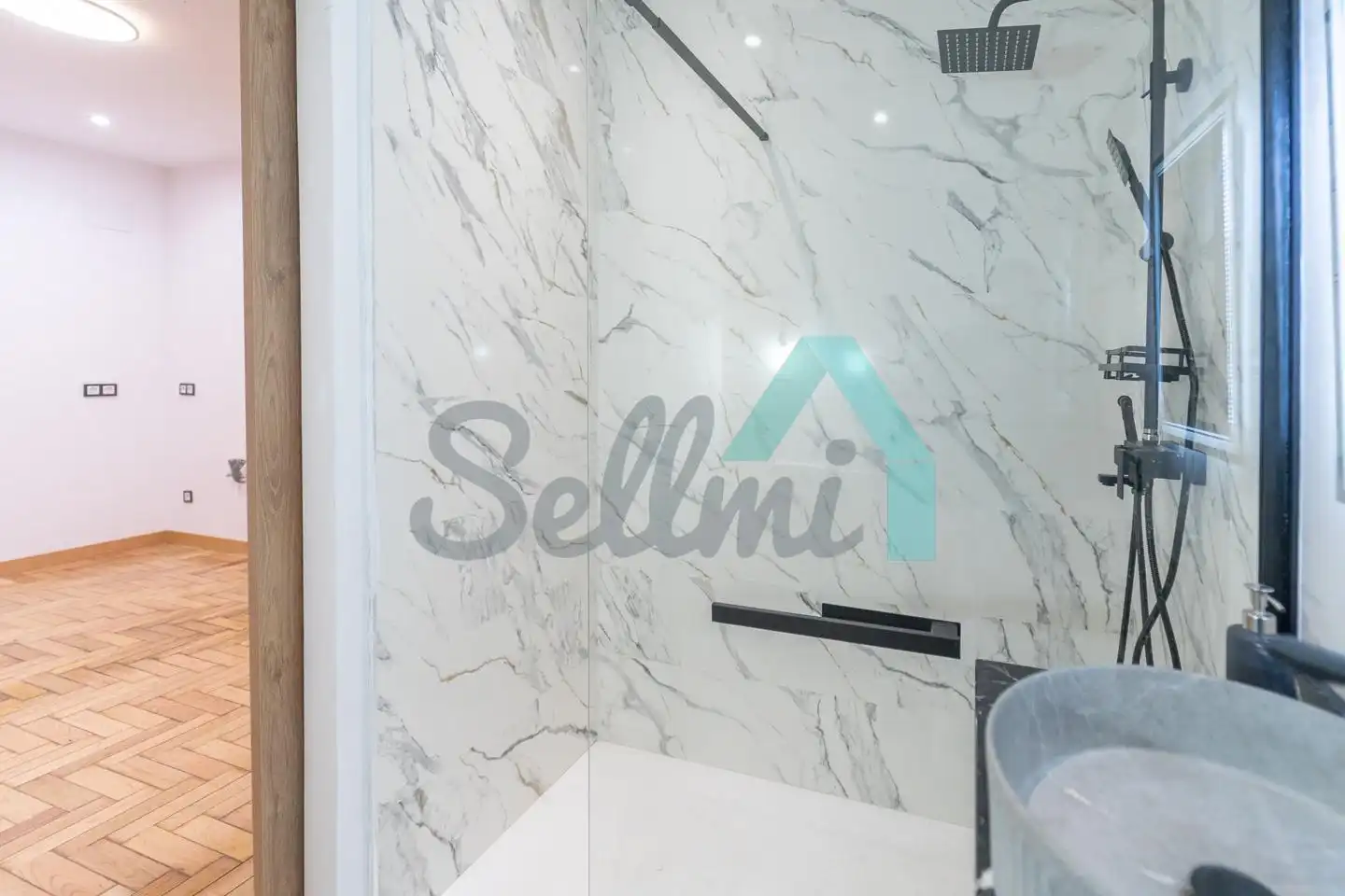 Baño de Piso en venta en Oviedo  con Calefacción, Parquet y Terraza