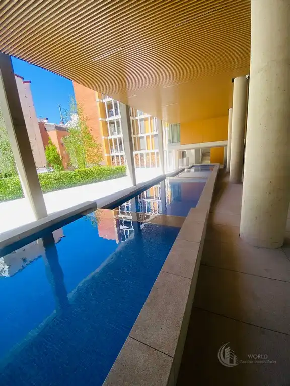 Piscina de Piso de alquiler en Madrid con Aire acondicionado, Calefacción y Jardín privado