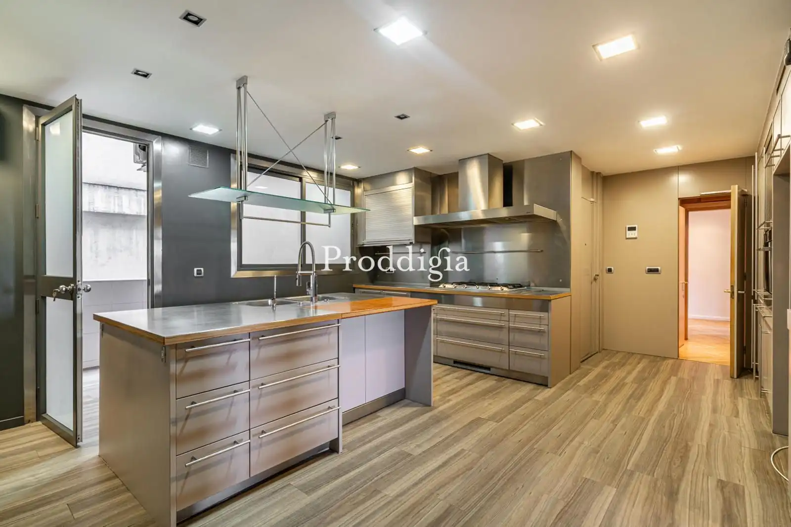 Kitchen of Flat for rent in Barcelona  with Air Conditioner, Heating and Terrace