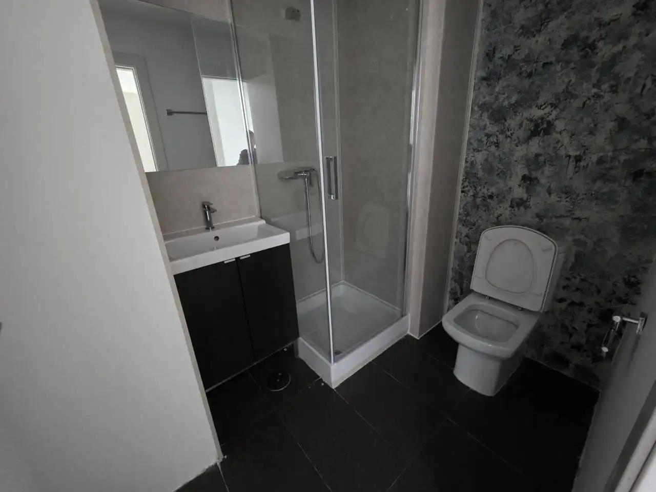Badezimmer von Maisonette zur Miete in Leganés mit Klimaanlage, Heizung und Abstellraum