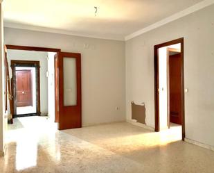 Flat for sale in Utrera  with Air Conditioner