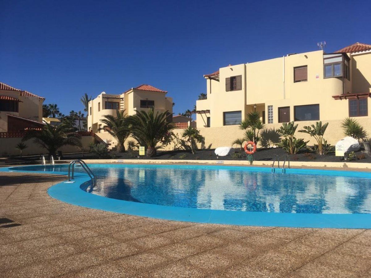 Exterior view of Duplex for sale in Antigua  with Community pool