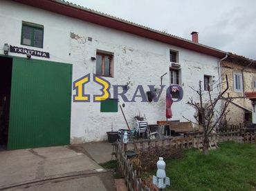Casa con jardín en venta en Valle de Losa