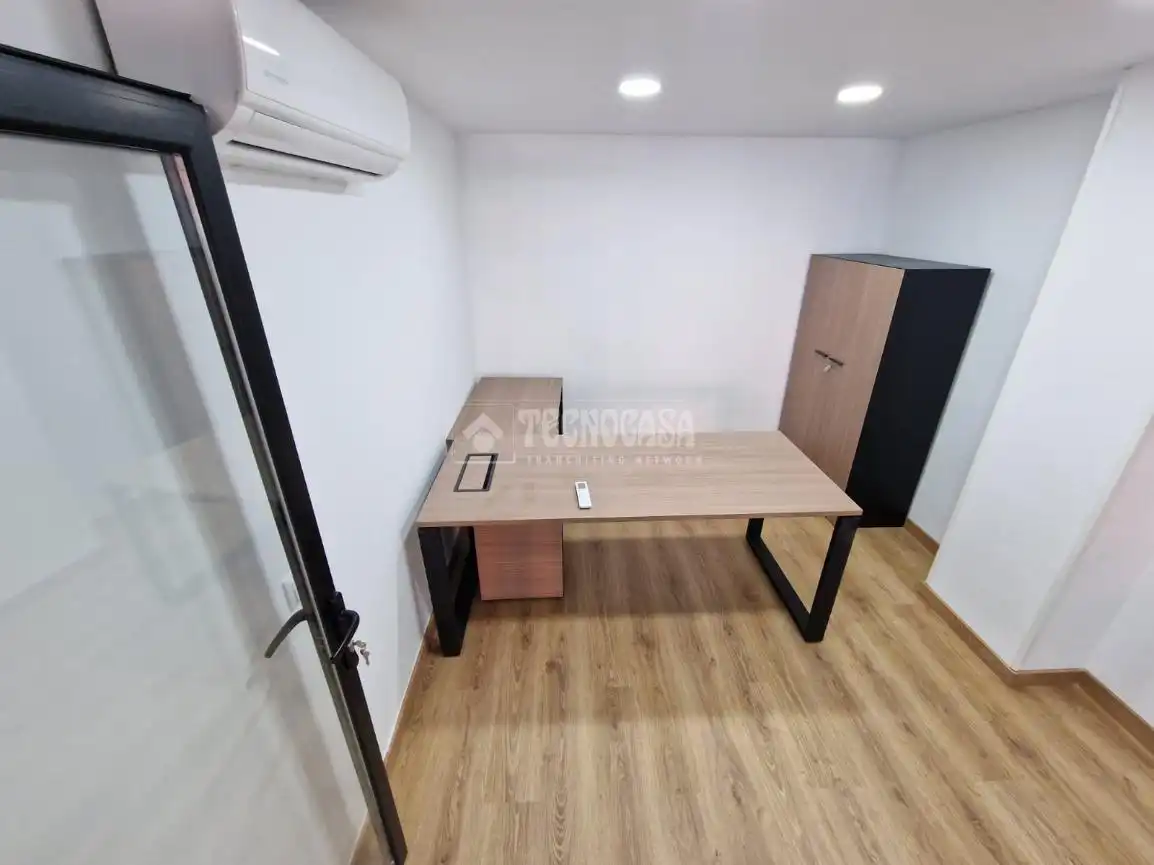 Office for sale in Coslada  with Air Conditioner and Heating