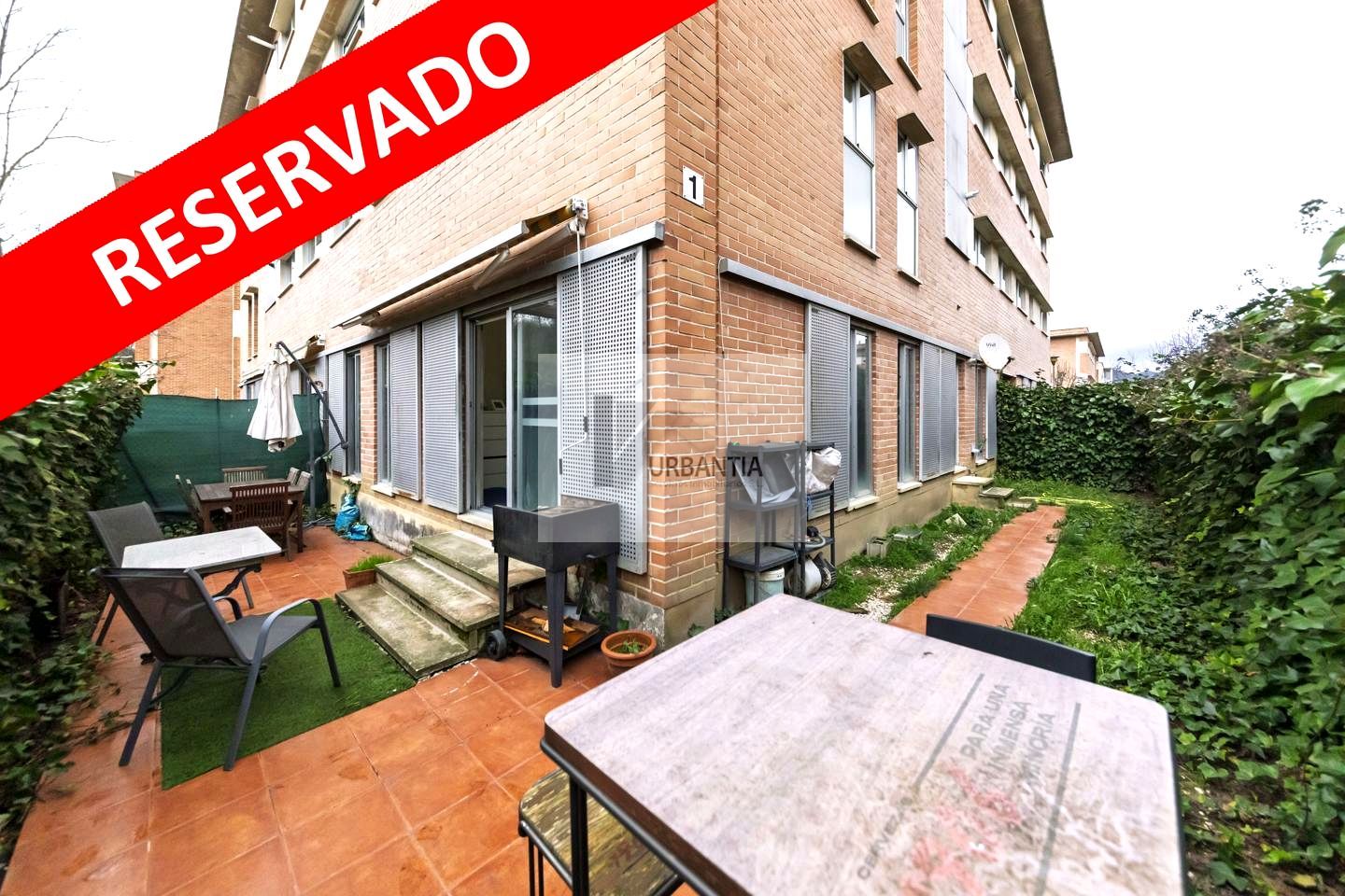Jardín de Planta baja en venta en  Pamplona / Iruña con Calefacción, Jardín privado y Parquet