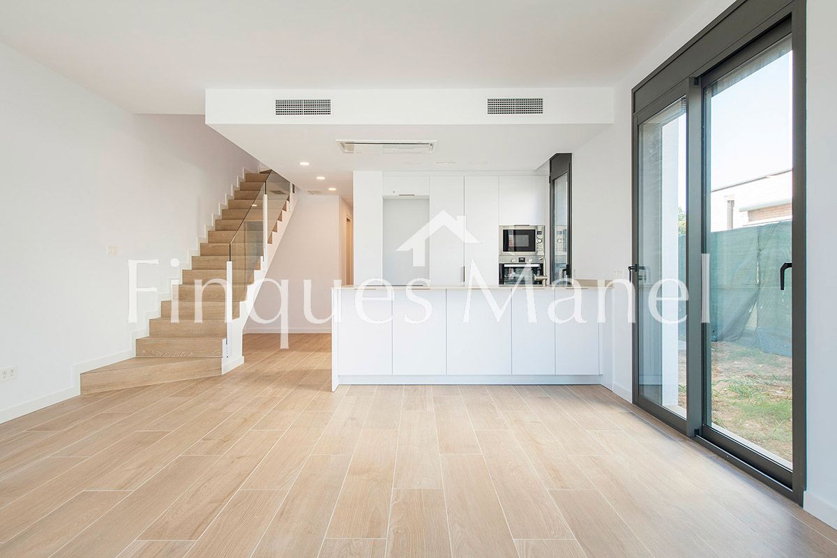 Single-family semi-detached for sale in Carrer del Remei, 251, Banyoles
