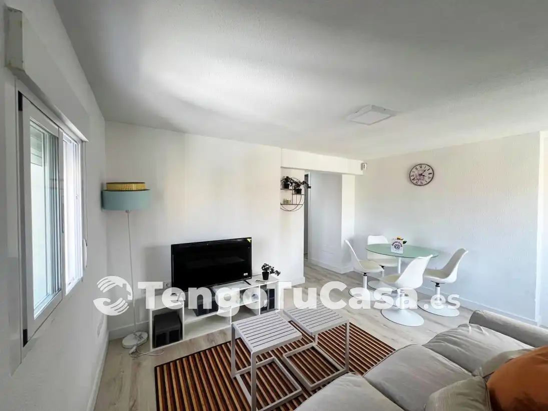 Living room of Flat for sale in Madrid  with Air Conditioner, Furnished and Oven