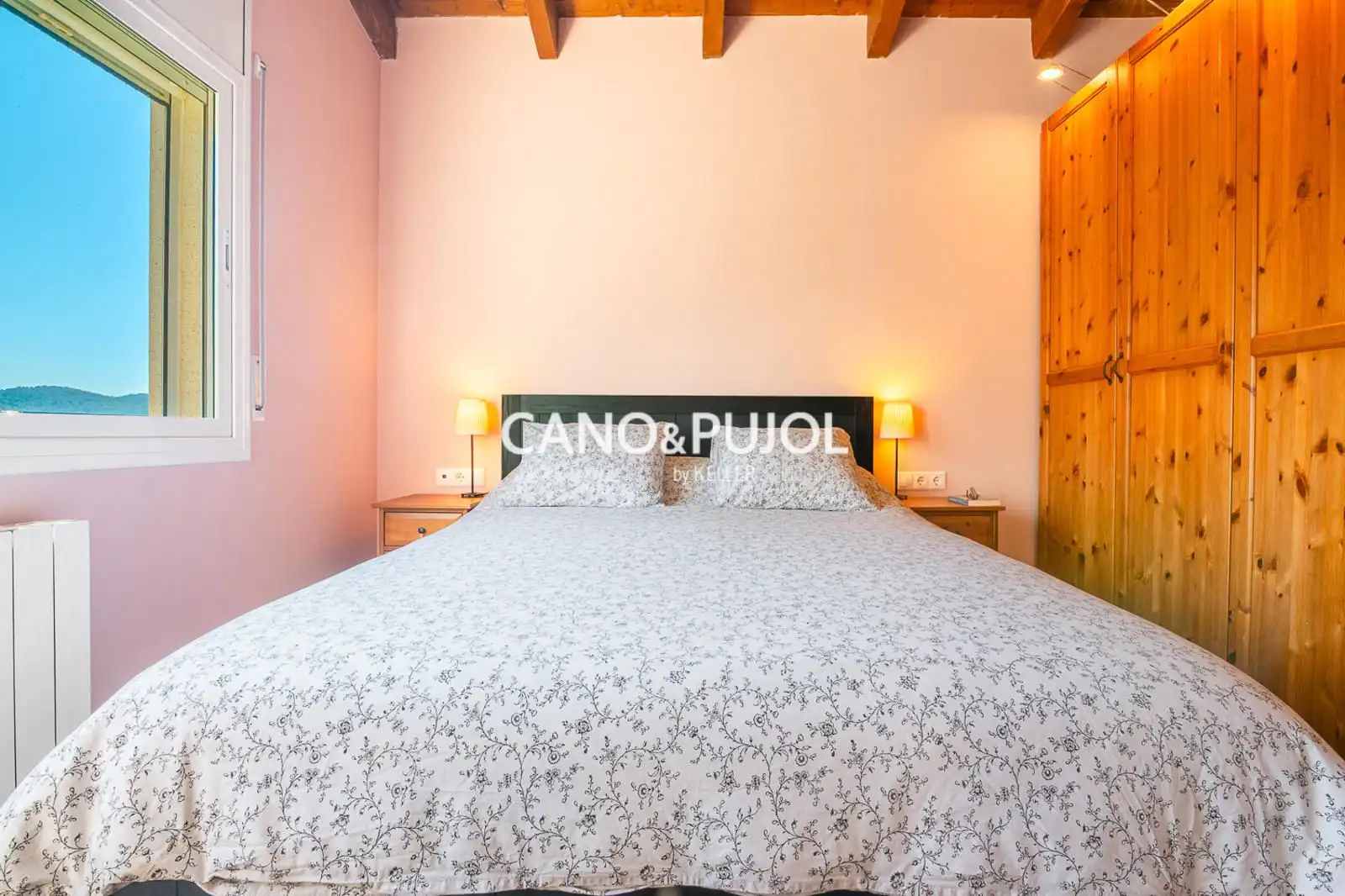 Habitación de Casa o chalet en venta en Corbera de Llobregat con Calefacción, Terraza y Trastero