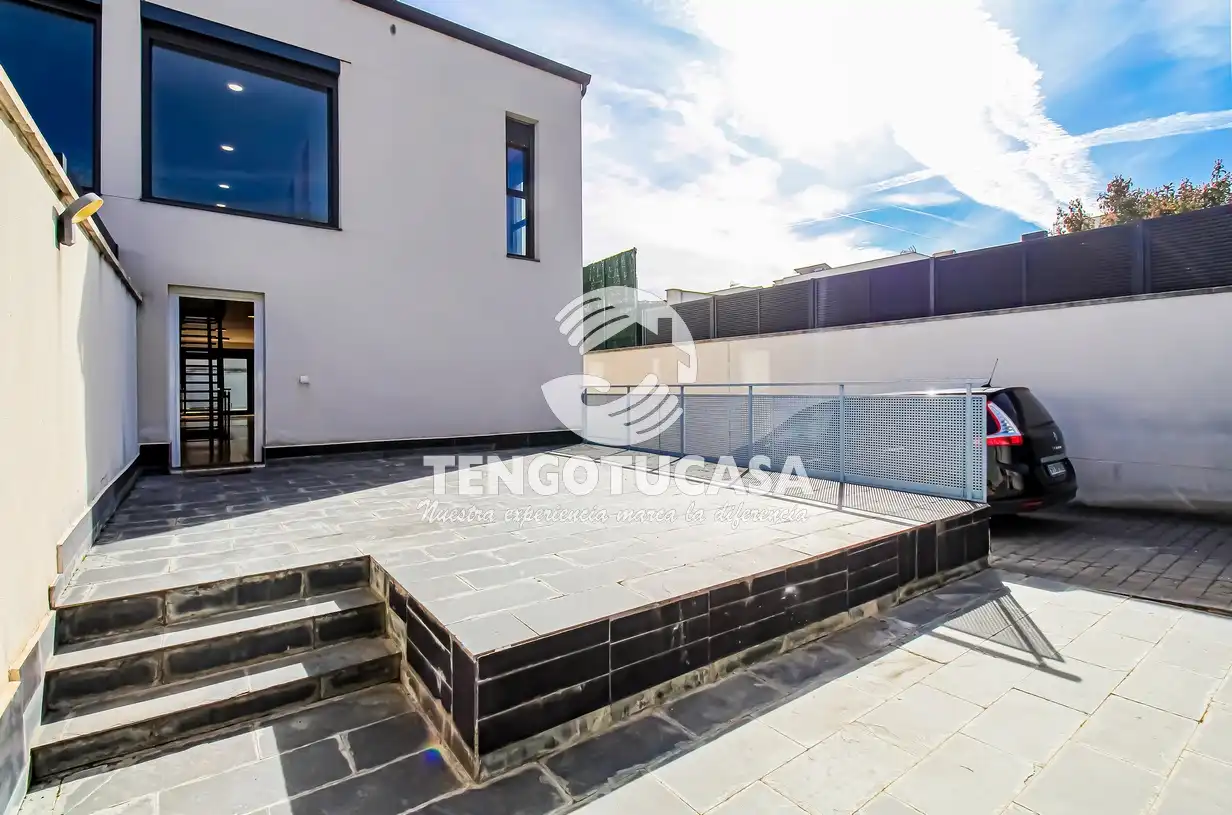 Terrace of Detached homes for rent in Madrid  with Air Conditioner, Heating and Private garden