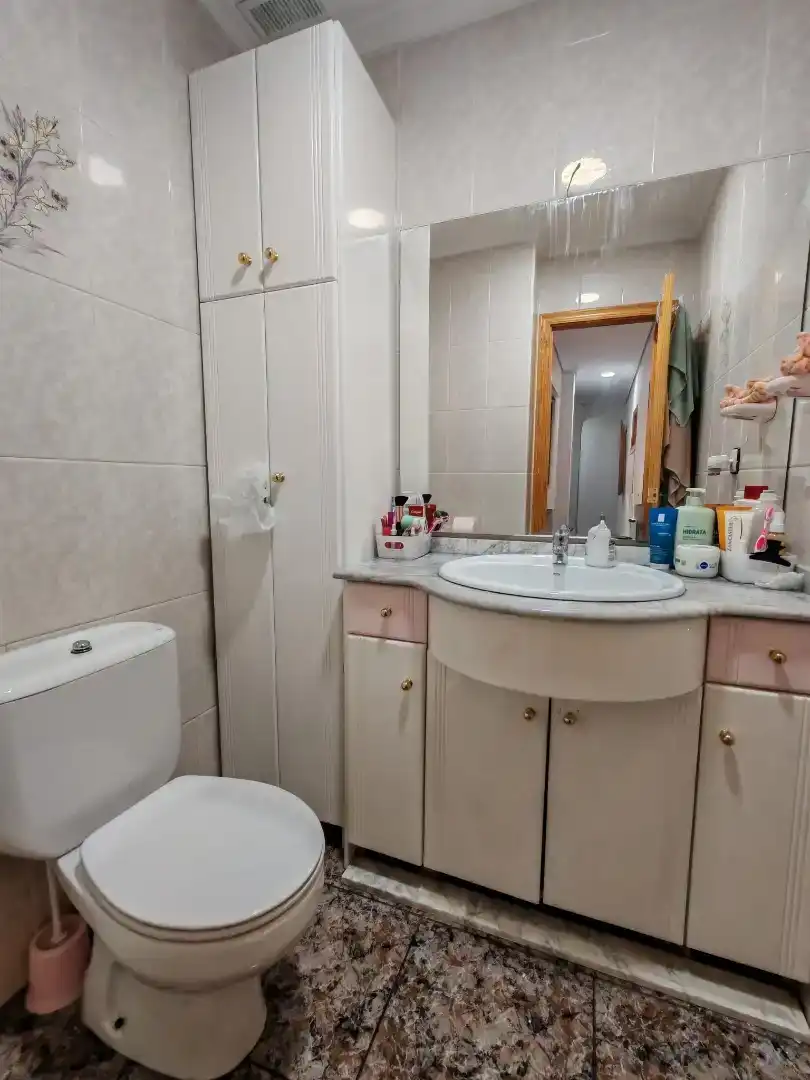 Bathroom of Flat for share in San Pablo
