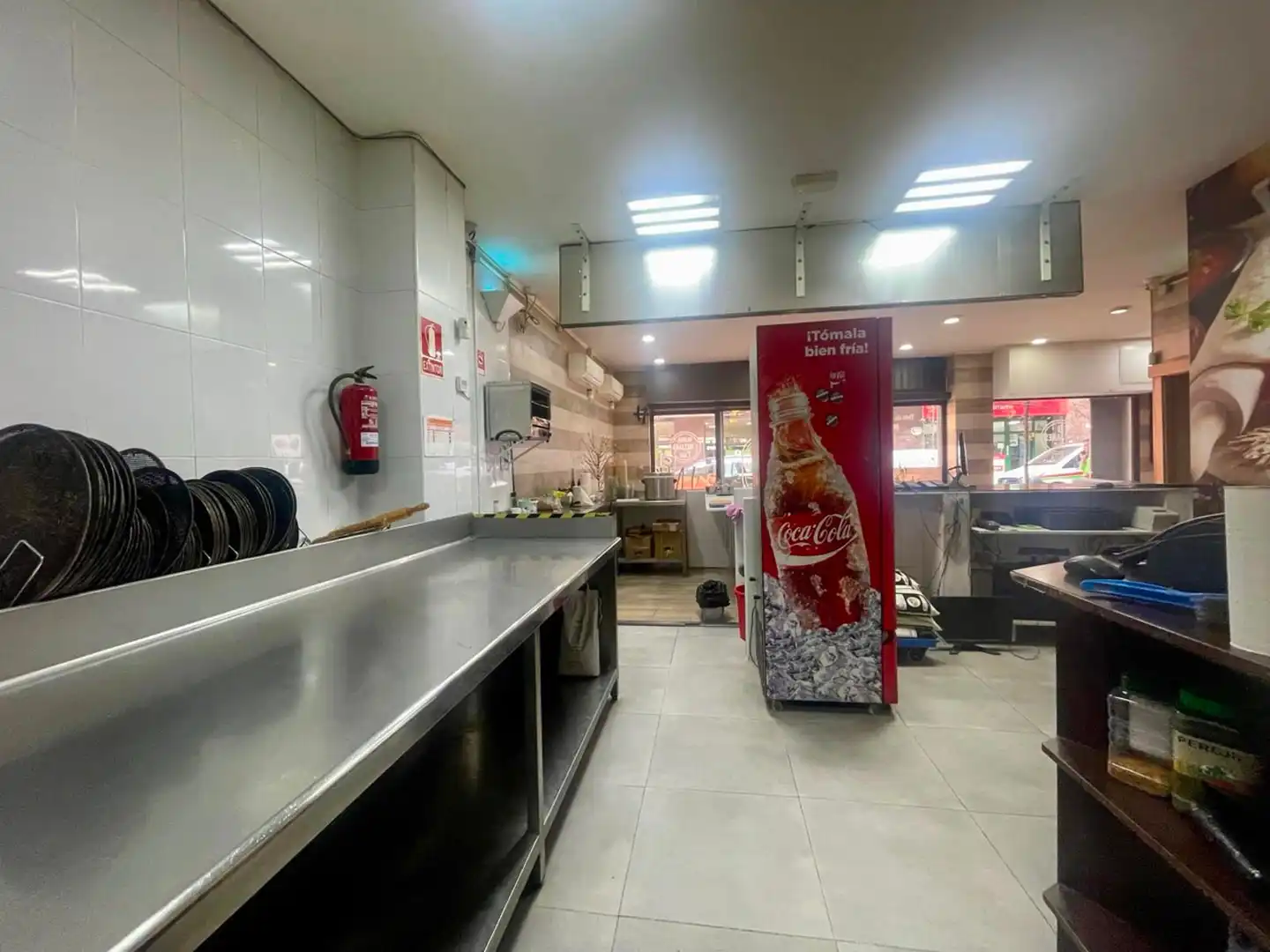 Cocina de Local en traspaso en Cornellà de Llobregat con Aire acondicionado, Amueblado y Internet