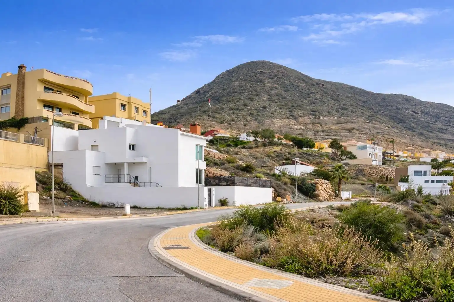 Vista exterior de Casa o chalet en venta en Vícar con Terraza y Piscina comunitaria