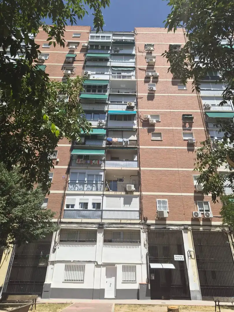 Vista exterior de Piso en venta en Madrid