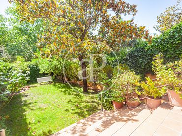 Reihenhaus mit Balkon zum Verkauf in Av. de la Osa Mayor