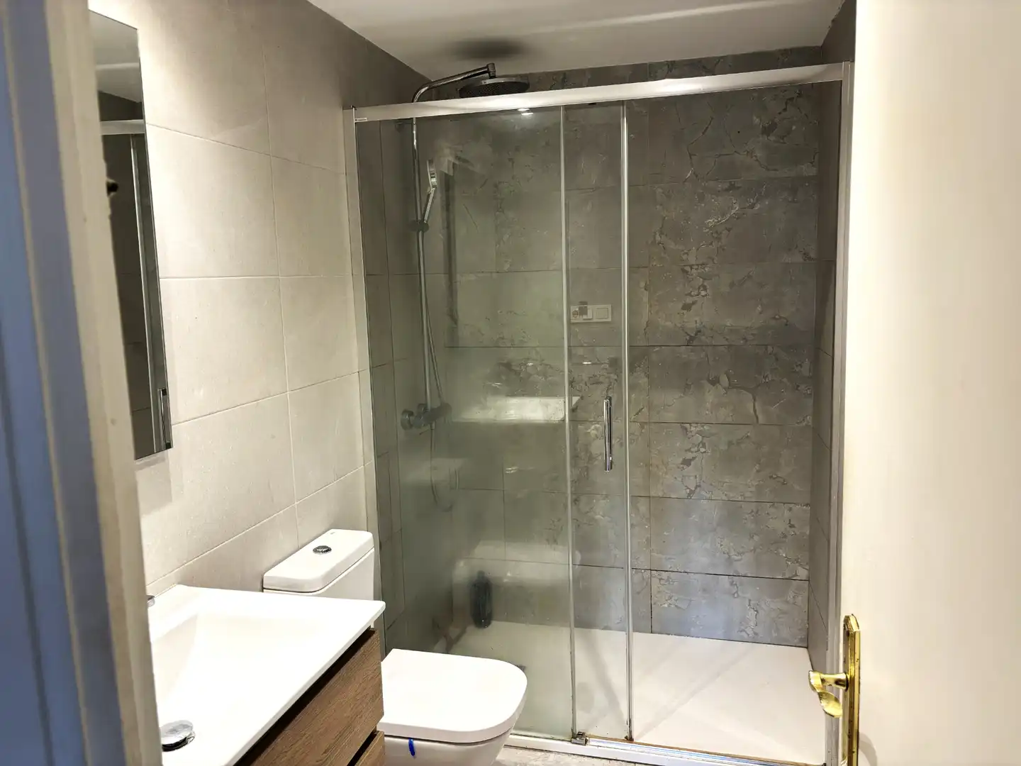 Baño de Piso en venta en Donostia - San Sebastián  con Calefacción, Amueblado y Horno