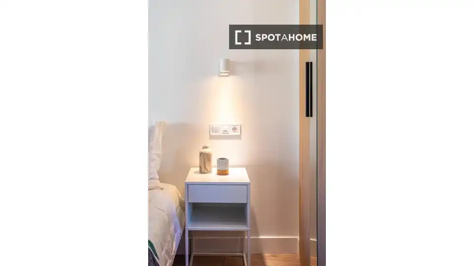 Bedroom of Flat for rent in Madrid  with Air Conditioner, Heating and Furnished