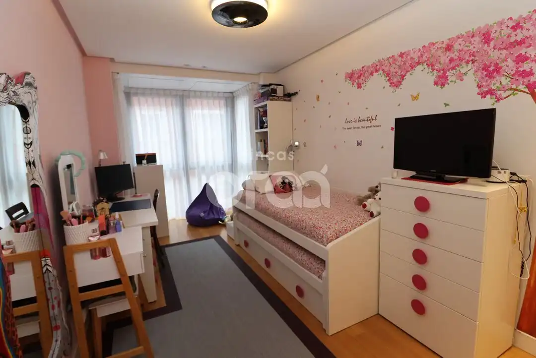 Habitación de Piso en venta en Santurtzi  con Calefacción y Balcón