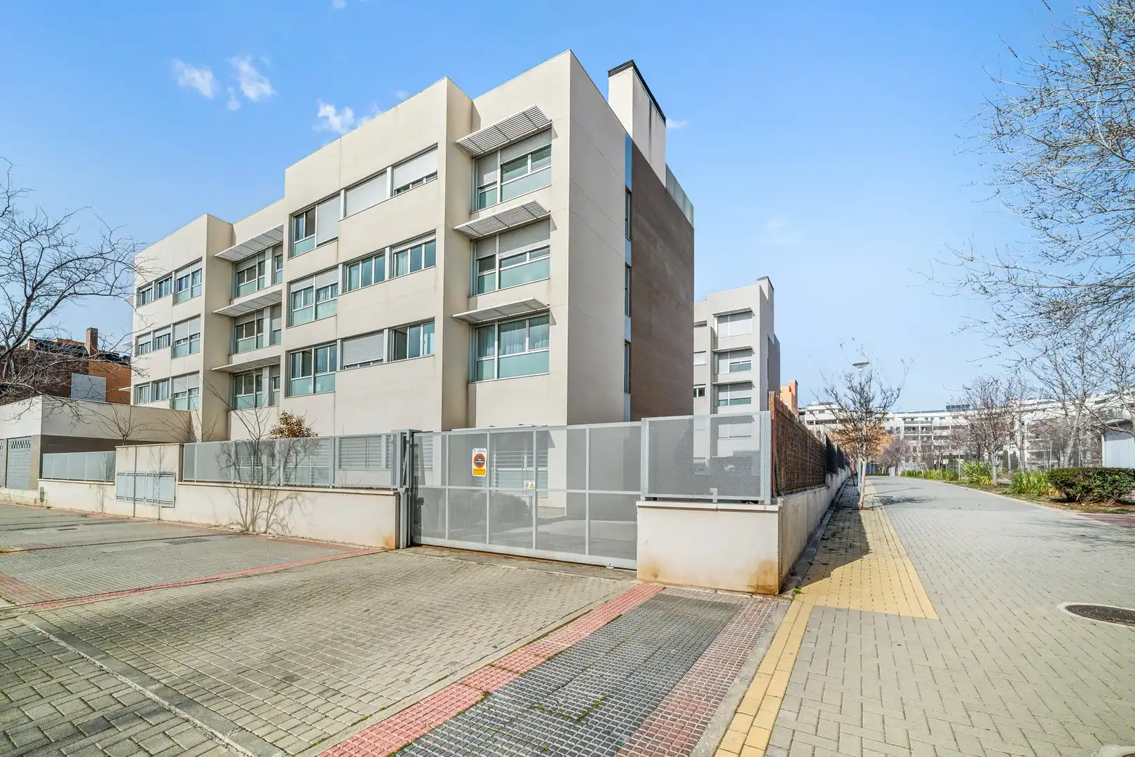 Vista exterior de Piso en venta en Soto del Henares
