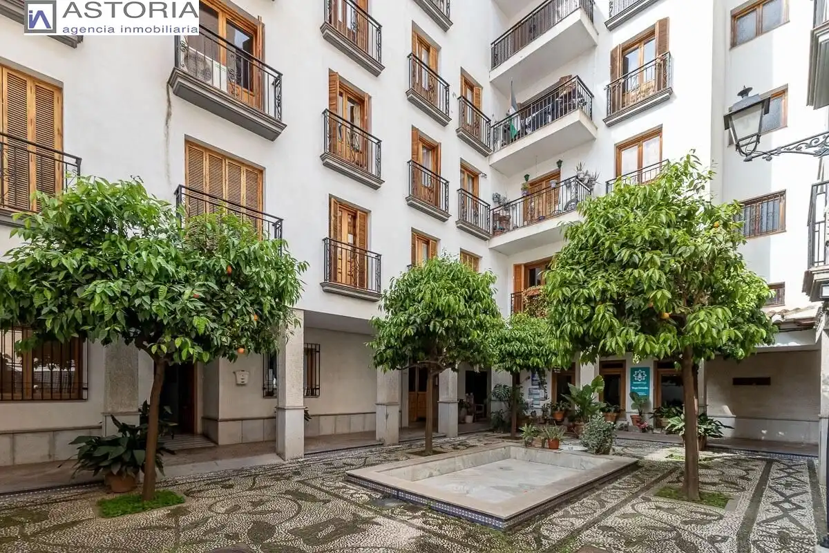 Außenansicht von Wohnung zum Verkauf in Granada mit Terrasse